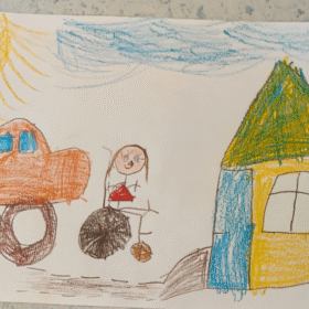 Deklica pri svoji hiši z avtomobilom, Sofija Kodila, vrtec, Vrtec Puconci